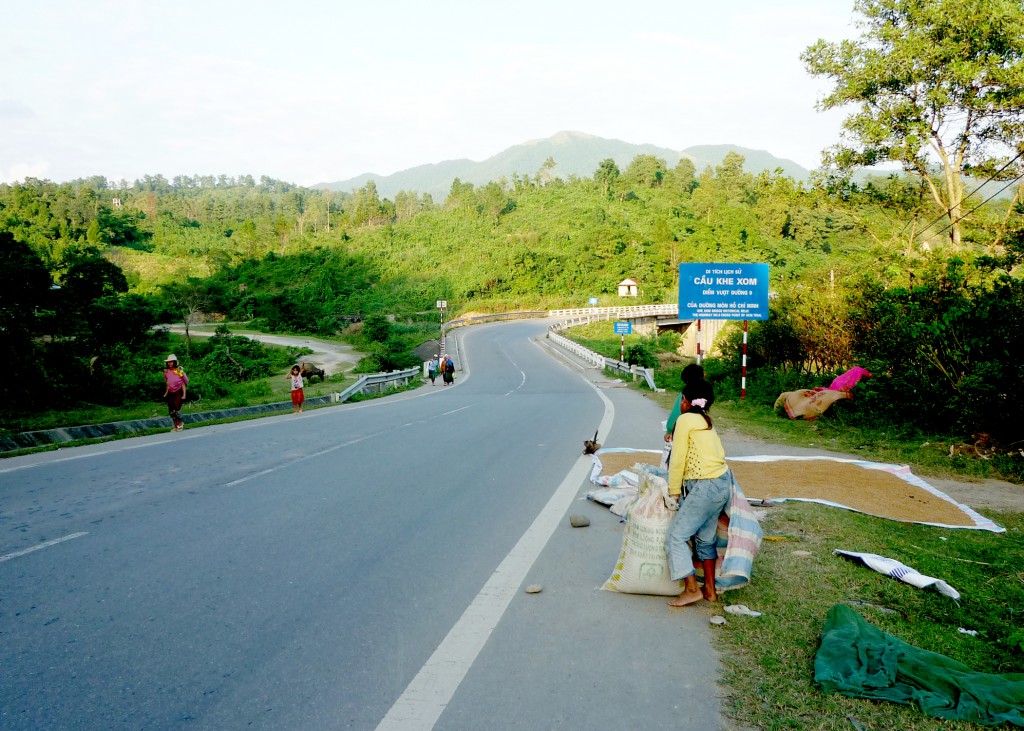 diem_vuot_duong_Ho_Chi_Minh